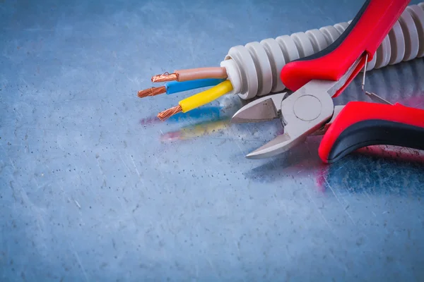 Copper cables and sharp wire cutters — Stock Photo, Image