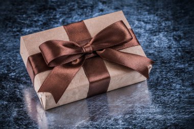 Hediye kutusu mevcut bant ile