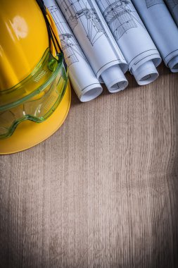 Koruyucu gözlükler planları haddelenmiş