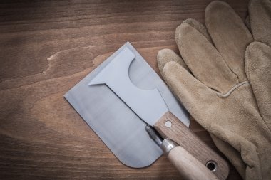 Keskin boya sıyırıcı