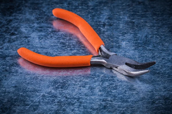 Insulated electric gripping tongs — Stock Photo, Image