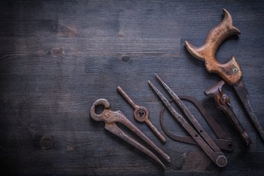 vinatge araçları kara tahta üzerinde rusted
