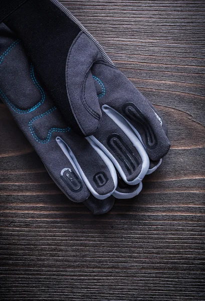 Pair of gardening gloves — Stock Photo, Image