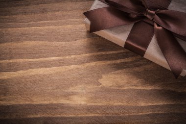 Antika ahşap tahta üzerinde mevcut Paketli
