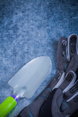 Bahçe küreği koruyucu eldivenler