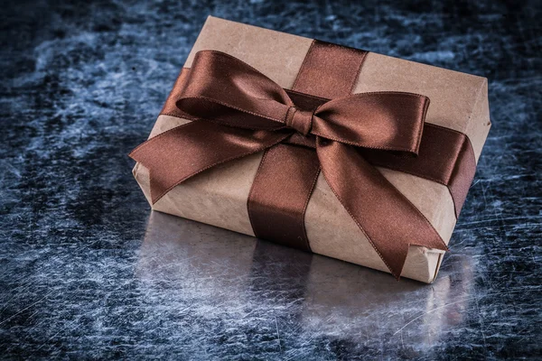 Vintage giftbox with tied bow — Stock Photo, Image