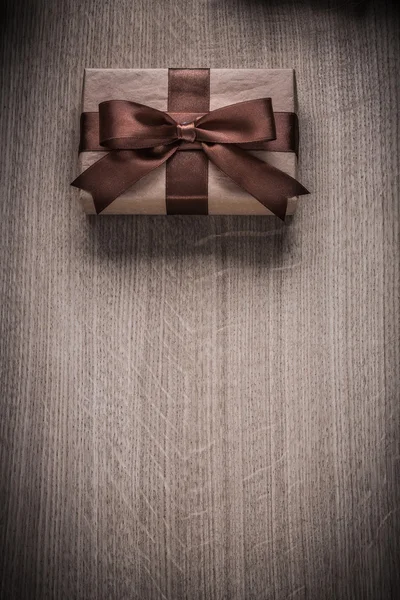 Wrapped vintage giftbox — Stock Photo, Image