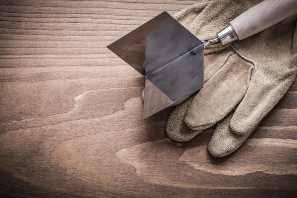 Working gloves and angle former — Stock Image Working gloves and angle former Stock Picture