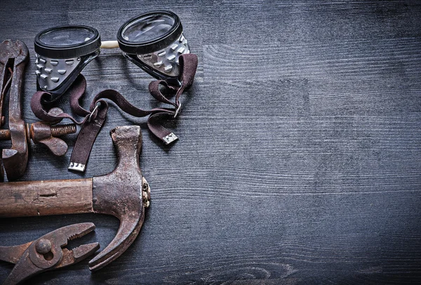 Brille, Hammer und Zange — Stockfoto