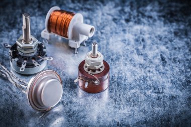 Elektrik açma/kapatma düğmesi trafo