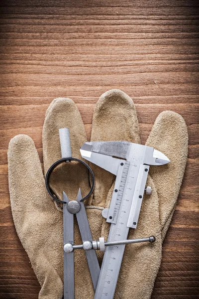 Scala Vernier e guanto protettivo — Foto Stock