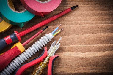 Elektrik telleri ve yalıtım bantları