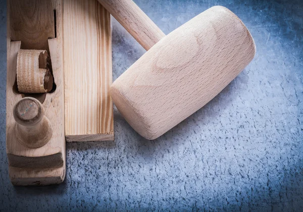 Mazo cepilladora martillo ladrillo de madera —  Fotos de Stock