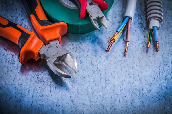 Cutting pliers and corrugated pipe — Stock Photo, Image