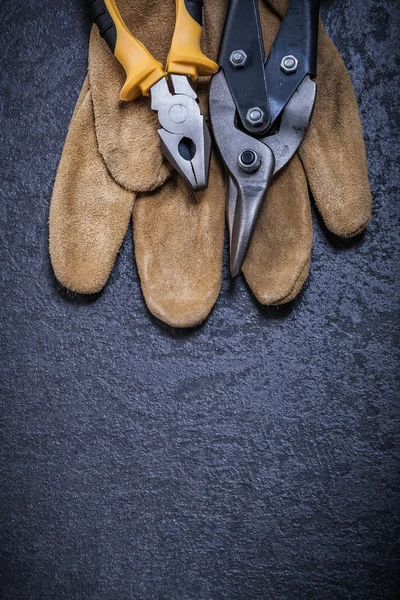 Steel cutter and gripping tongs — Stock Photo, Image