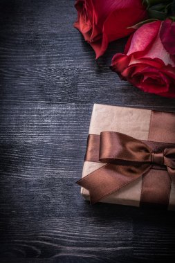 Gül ile mevcut Paketli