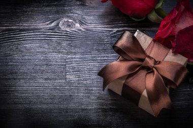 Gül ile mevcut Paketli