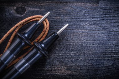 Ahşap üzerine inşaat aracı