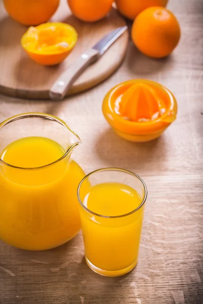 Sumo de laranja preparação — Fotografia de Stock