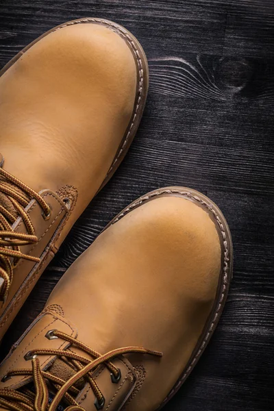 Захисні робочі черевики — стокове фото