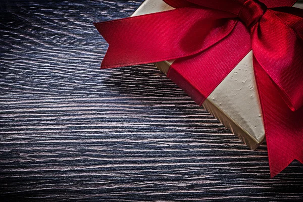 Tied wrapped gift box — Stock Photo, Image