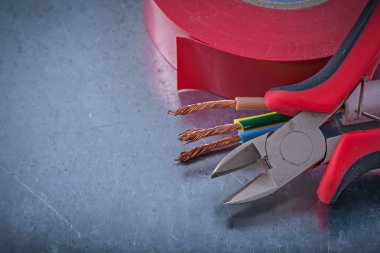 Bant, kesme pense ve kablo yalıtım