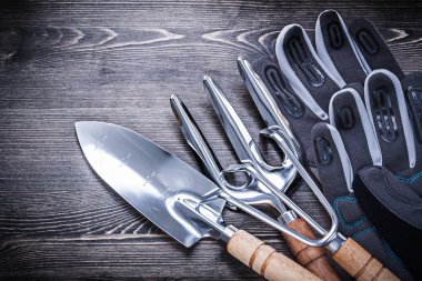 El spade, komisyon, mala çatal