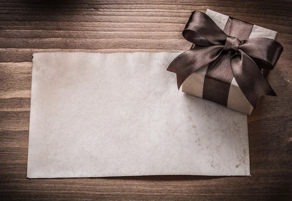 Present box on paper — Stock Photo, Image