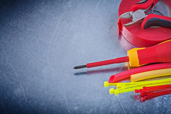 Isolierband, Krawatten, Schraubenzieher, Zangen — Stockfoto