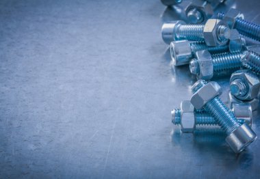 Screwbolts ve somun yakın çekim