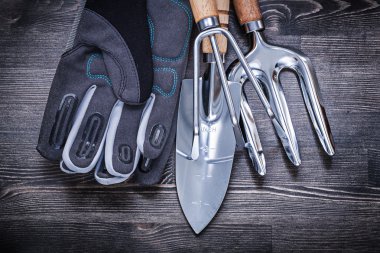 Kürek, komisyon, mala çatal, eldiven