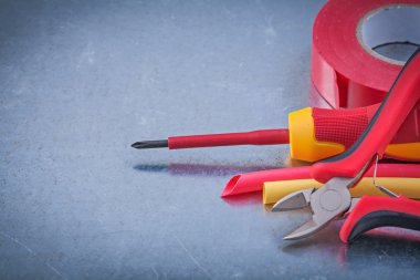 Yalıtım bandı, turnscrew, Kerpetenler