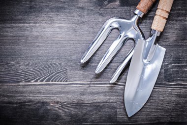 Paslanmaz kürek ve mala çatal