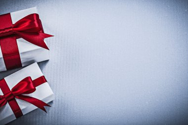 fiyonklu hediye kutuları