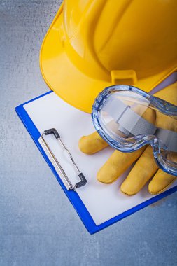 Gözlük, eldiven, not defteri ve kask yapı