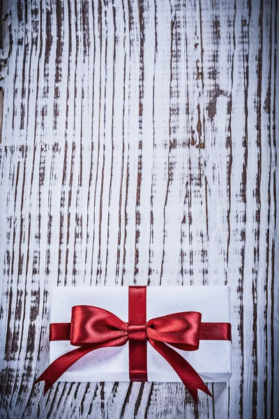 Gift box with red ribbon — Stock Photo, Image