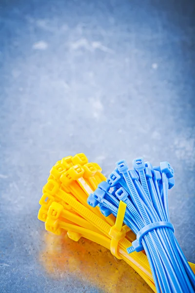 Plastik kendi kendine kilitlenen kablo bağları — Stok fotoğraf