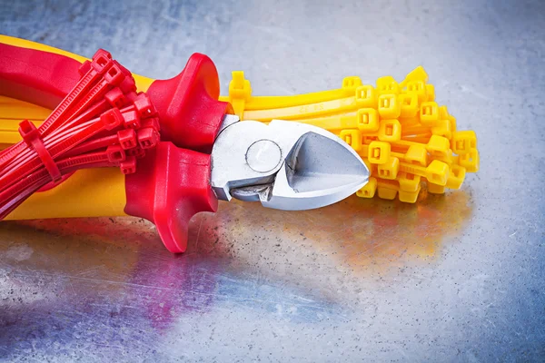 Nippers and plastic tying cables — Stock Photo, Image