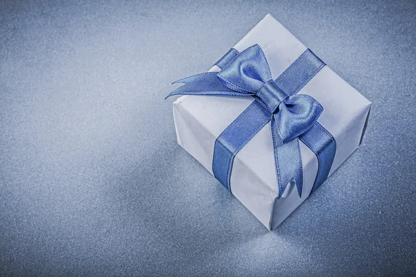 Present box with bow — Stock Photo, Image