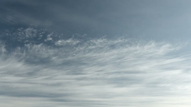 Paisagem nublada celestial com nuvens em camadas. Céu timelapse — Vídeo de Stock