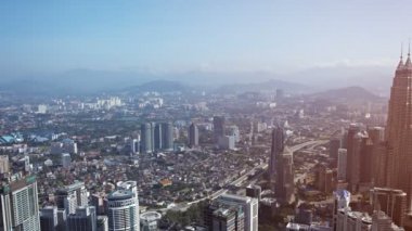 Bir gökdelenin tepesine panoramik Cityscape