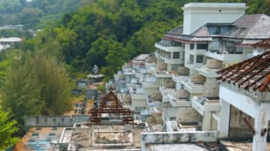 Bitmemiş ve terk edilmiş otel inşaatı projesi