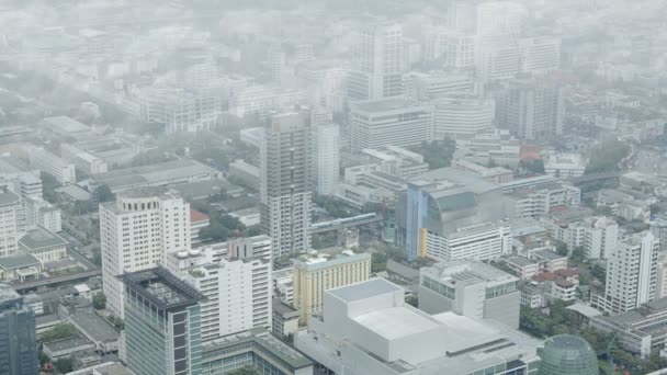 Nuages passant par là. Vue depuis un gratte-ciel à Bangkok. Thaïlande — Video