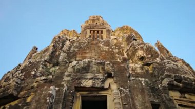 Bayon tapınak girişi. Kamboçya
