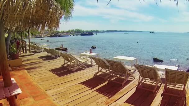 Playa tropical camboyana desde la cubierta — Vídeos de Stock