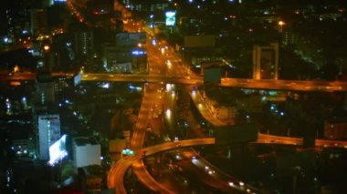 Bangkok. Tayland - Circa Şubat 2015: Gece yoğun trafik ile karayolu Havadan Görünümü