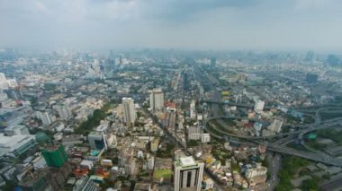 Kavşaklarla modern bir şehrin panoraması. Bangkok. Tayland
