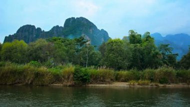 Atış Laos Nam şarkı Nehri'nin kaydırma
