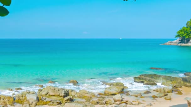 鮮やかなブルー。タイの熱帯ビーチ パラダイス — ストック動画