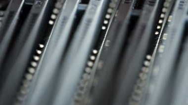 Bilgisayar Bileşenlerinin Montajı İçin İç Yuvalar